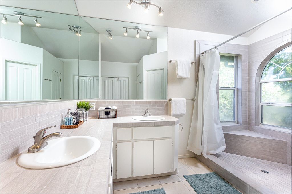 Image 23 of property listing at 41041 Mynatt Drive, Three Rivers, CA 93271
