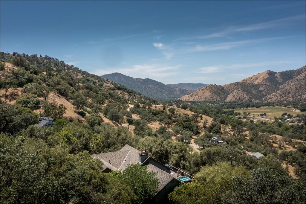 Image 27 of property listing at 41041 Mynatt Drive, Three Rivers, CA 93271