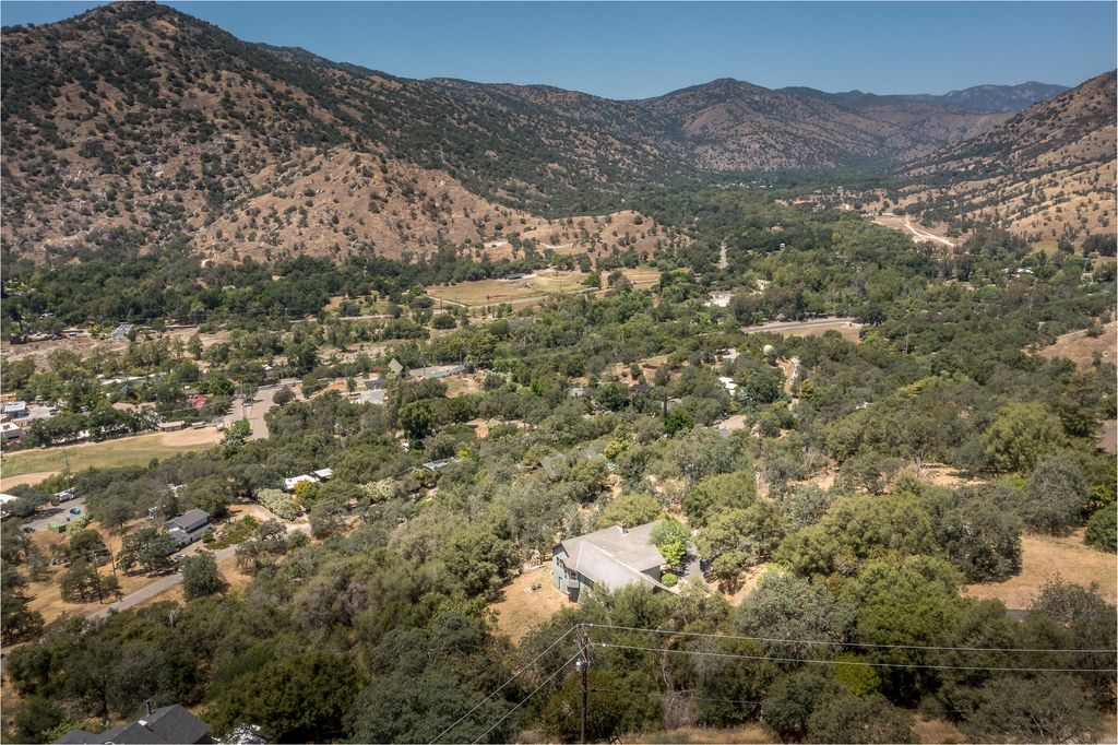 Image 29 of property listing at 41041 Mynatt Drive, Three Rivers, CA 93271