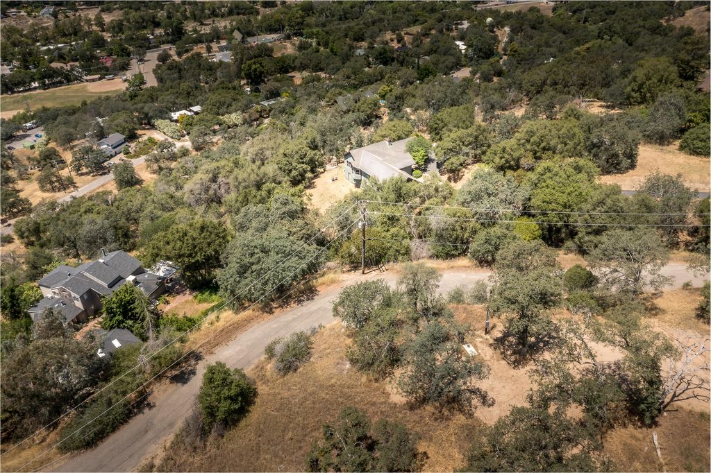 Image 30 of property listing at 41041 Mynatt Drive, Three Rivers, CA 93271