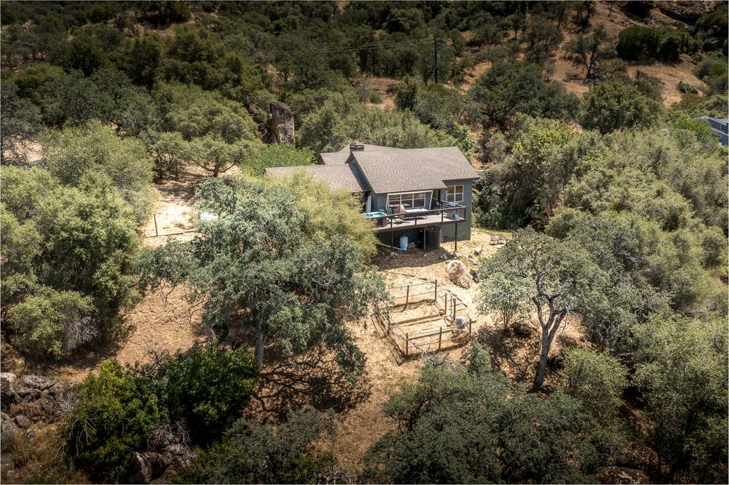 Image 32 of property listing at 41041 Mynatt Drive, Three Rivers, CA 93271