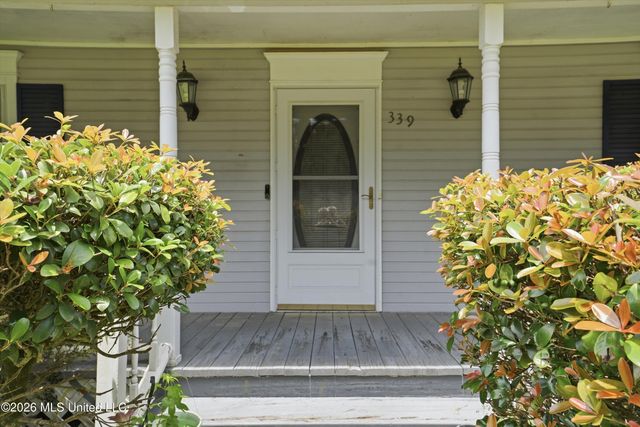339 Barfield Drive, Byram, MS 39272
