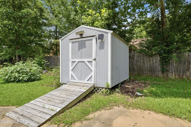 339 Barfield Drive, Byram, MS 39272