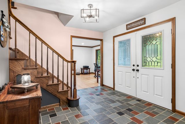 6N419 Ferson Woods Drive, St. Charles, IL 60175