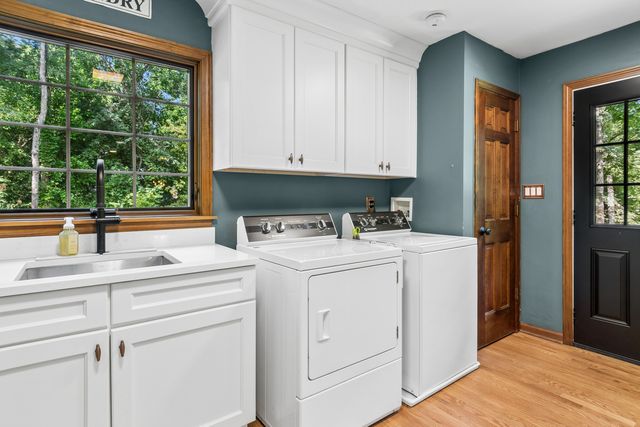 6N419 Ferson Woods Drive, St. Charles, IL 60175