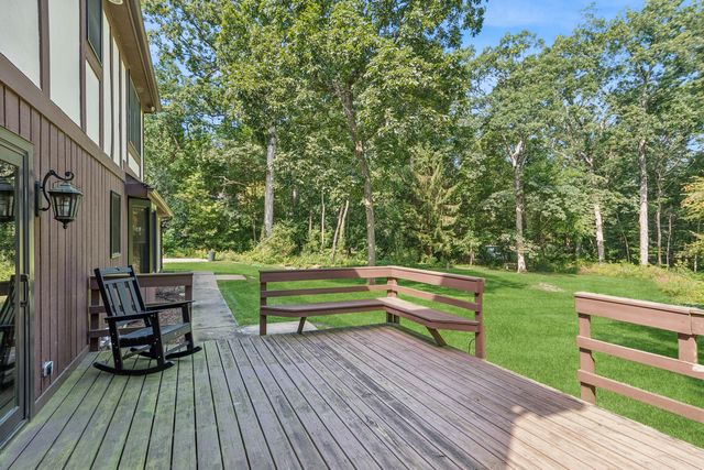 6N419 Ferson Woods Drive, St. Charles, IL 60175