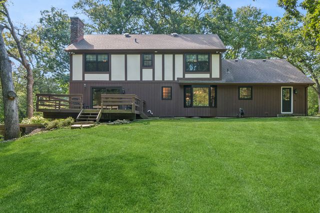 6N419 Ferson Woods Drive, St. Charles, IL 60175