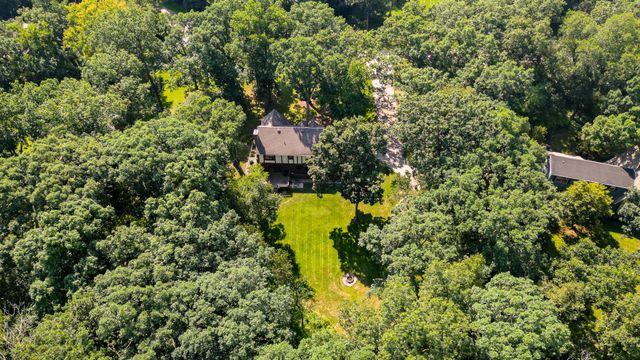 6N419 Ferson Woods Drive, St. Charles, IL 60175