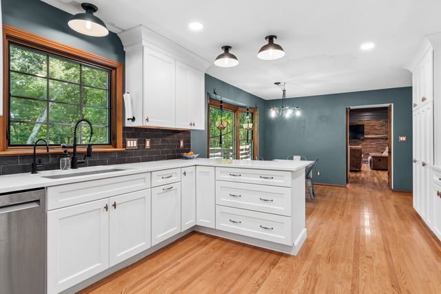 6N419 Ferson Woods Drive, St. Charles, IL 60175