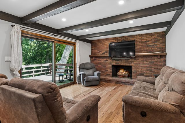 6N419 Ferson Woods Drive, St. Charles, IL 60175