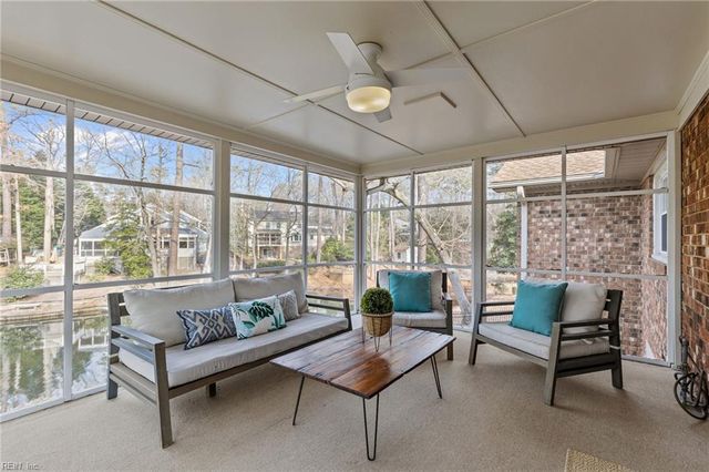 5 Lantern CIR, Newport News, VA 23606