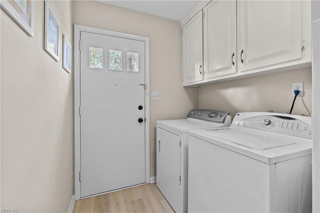 5 Lantern CIR, Newport News, VA 23606