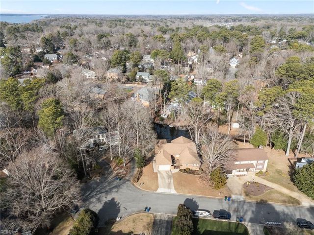 5 Lantern CIR, Newport News, VA 23606