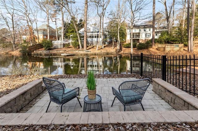 5 Lantern CIR, Newport News, VA 23606