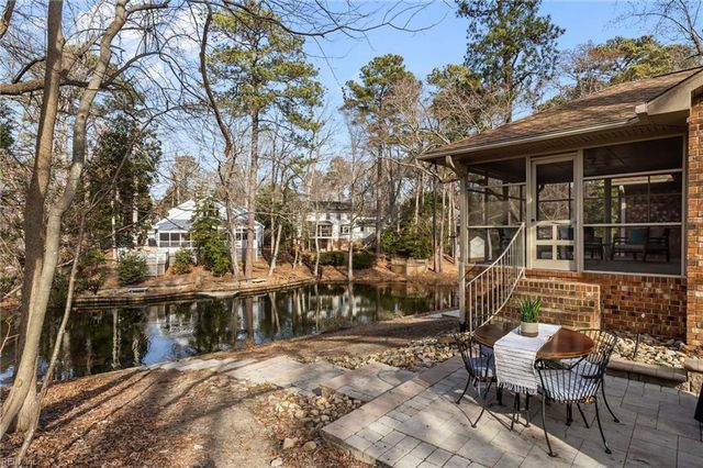 5 Lantern CIR, Newport News, VA 23606