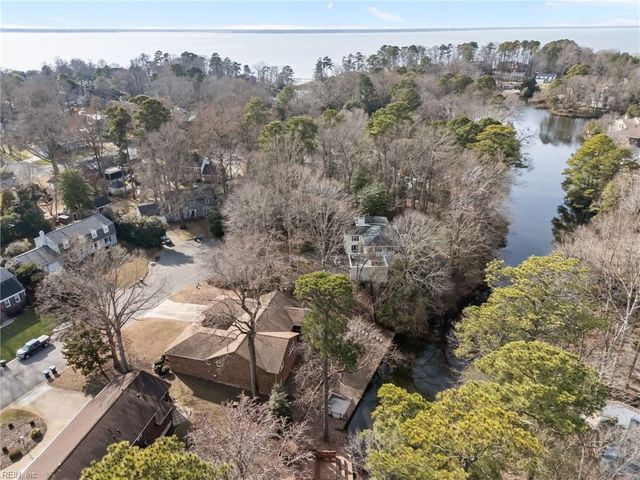 5 Lantern CIR, Newport News, VA 23606