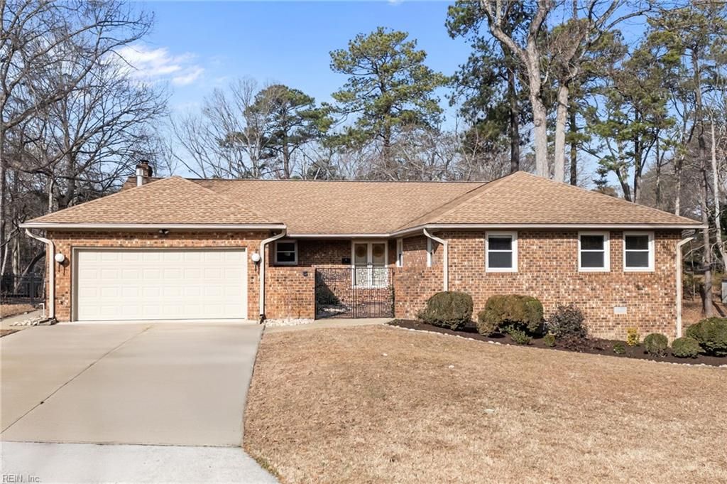 5 Lantern CIR, Newport News, VA 23606