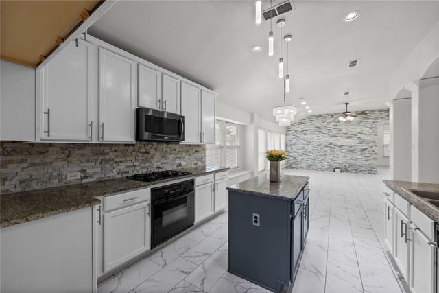 8961 Riscky Trail, Fort Worth, TX 76244