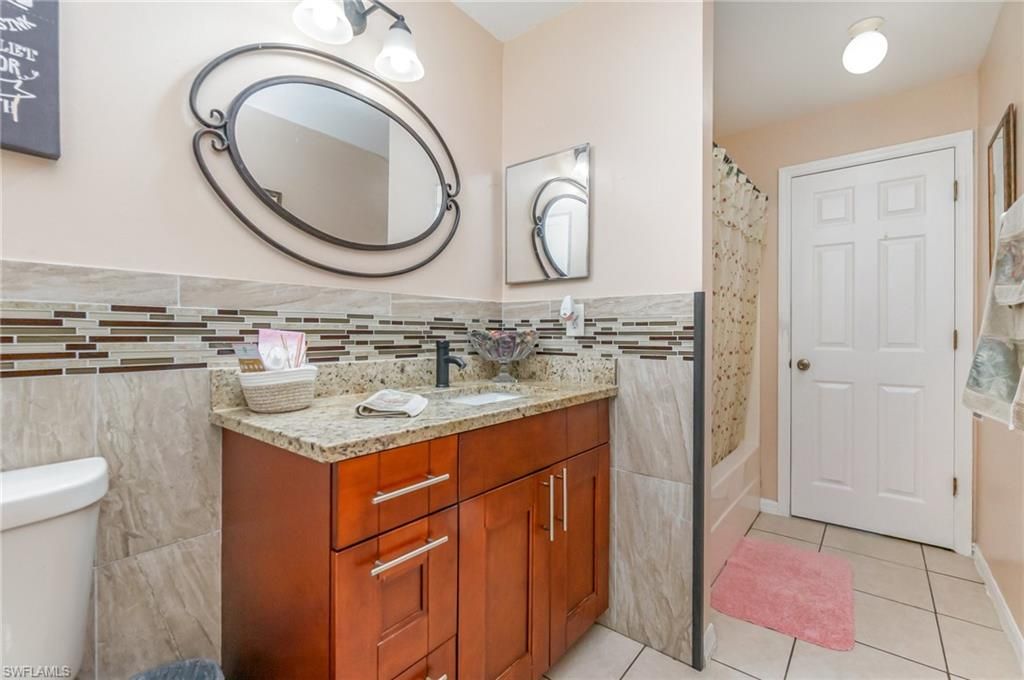 Image 11 of property listing at 3043 SW 23rd PL, Cape Coral, FL 33914