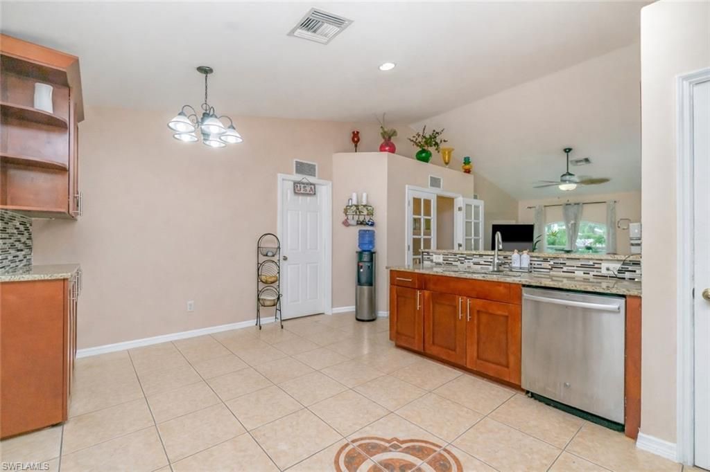 Image 14 of property listing at 3043 SW 23rd PL, Cape Coral, FL 33914