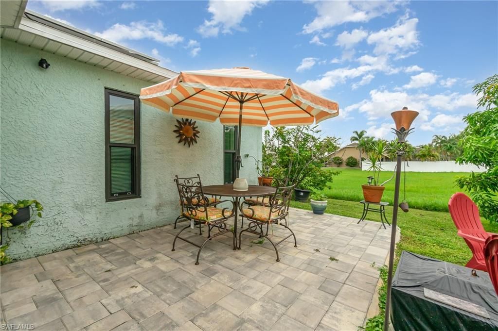 Image 21 of property listing at 3043 SW 23rd PL, Cape Coral, FL 33914