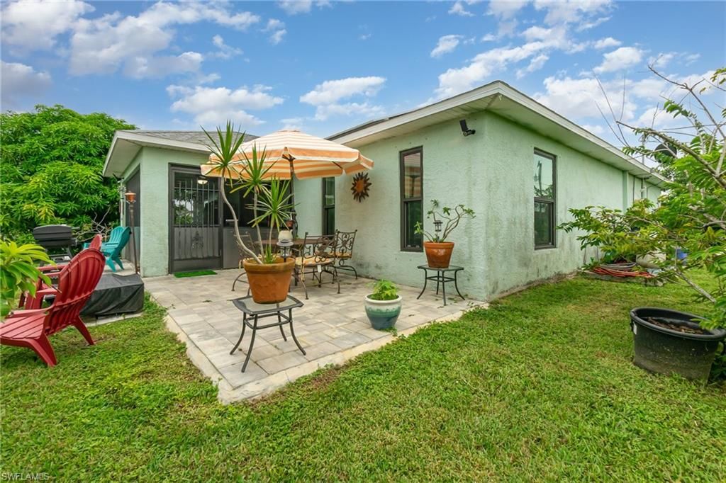 Image 23 of property listing at 3043 SW 23rd PL, Cape Coral, FL 33914
