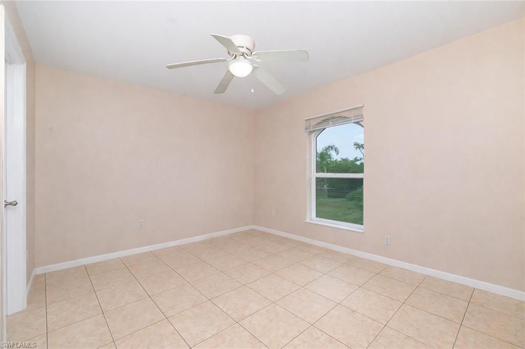 Image 9 of property listing at 3043 SW 23rd PL, Cape Coral, FL 33914