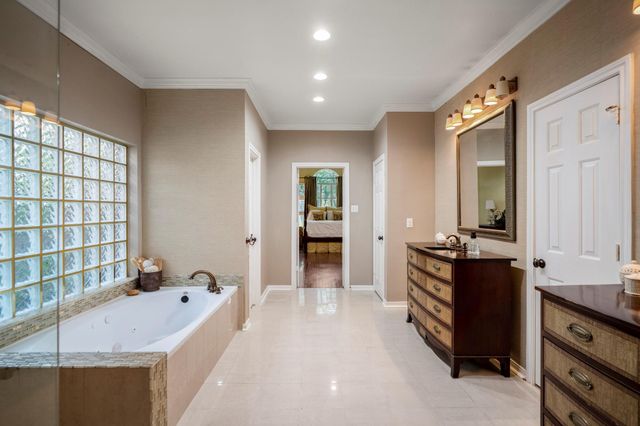 9515 Sotherloch Lake Drive, Spring, TX 77379