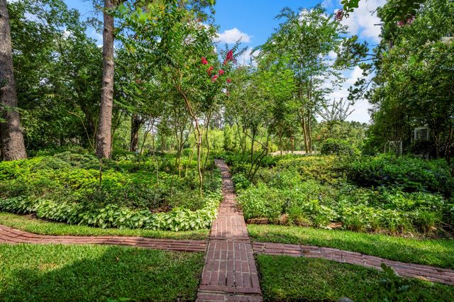 9515 Sotherloch Lake Drive, Spring, TX 77379