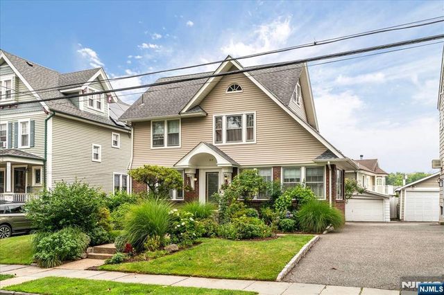 217 Mountain Way, Rutherford, NJ 07070