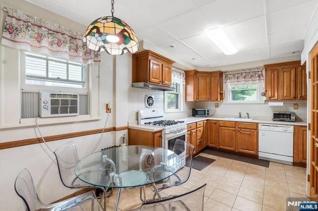 217 Mountain Way, Rutherford, NJ 07070