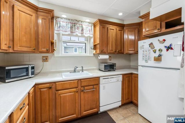217 Mountain Way, Rutherford, NJ 07070