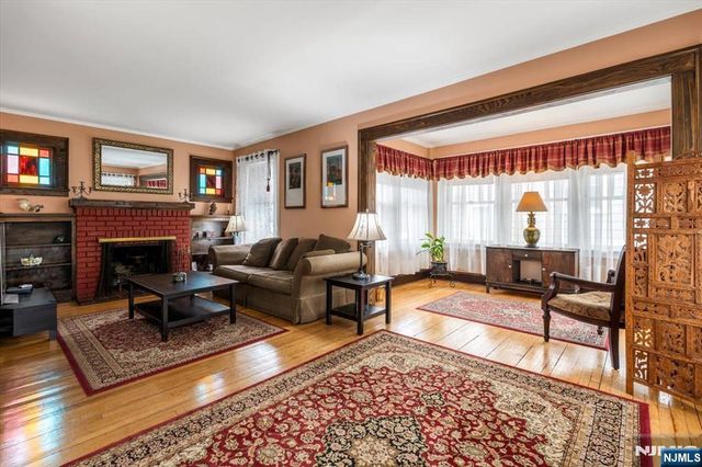 217 Mountain Way, Rutherford, NJ 07070