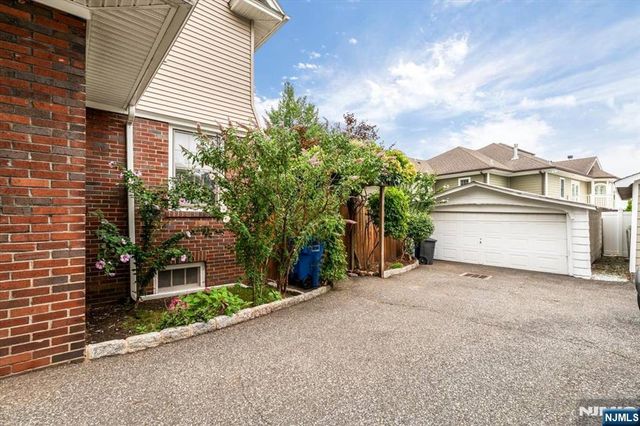 217 Mountain Way, Rutherford, NJ 07070