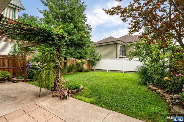 217 Mountain Way, Rutherford, NJ 07070