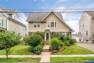 217 Mountain Way, Rutherford, NJ 07070
