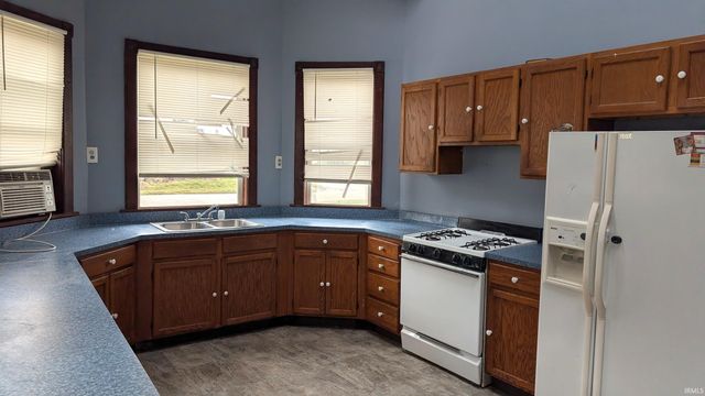 1608 S Washington Street, Marion, IN 46953