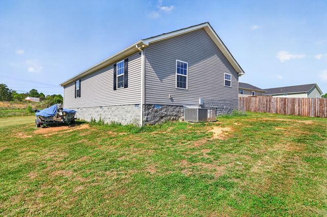 144 Liberty Rd, Sparta, TN 38583