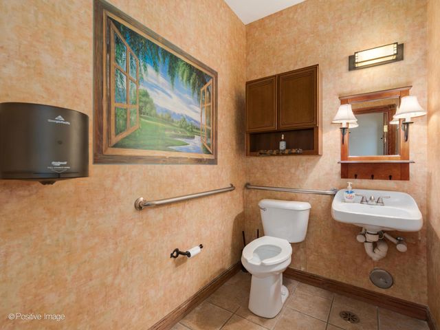 1125 N Delany Road, Gurnee, IL 60031