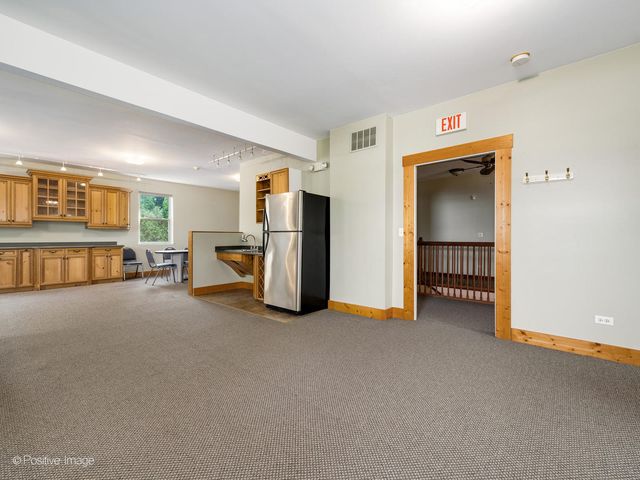 1125 N Delany Road, Gurnee, IL 60031