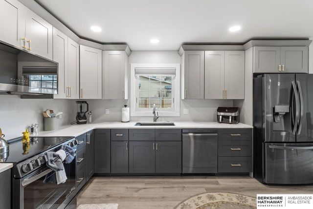 2305 Royal Wood Drive, Omaha, NE 68144