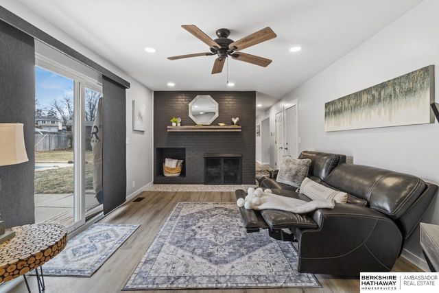 2305 Royal Wood Drive, Omaha, NE 68144