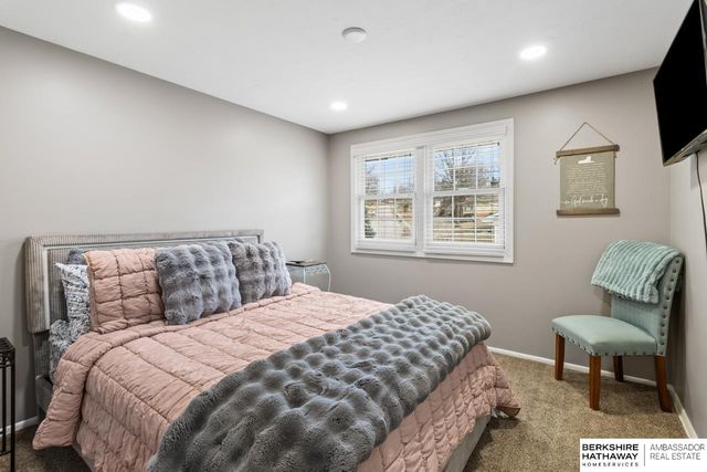 2305 Royal Wood Drive, Omaha, NE 68144