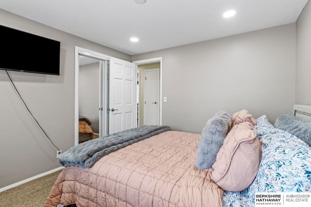 2305 Royal Wood Drive, Omaha, NE 68144