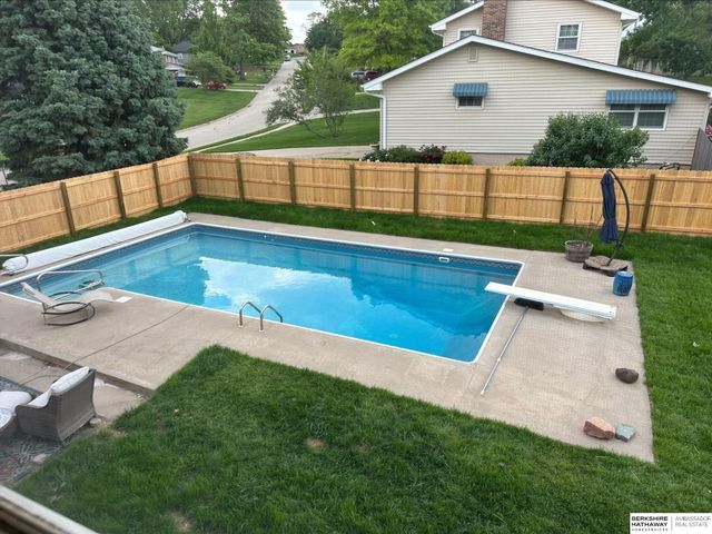 2305 Royal Wood Drive, Omaha, NE 68144