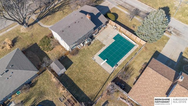 2305 Royal Wood Drive, Omaha, NE 68144