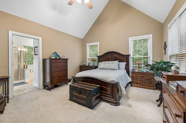1003 Goldfinch Ct, Kingston Springs, TN 37082