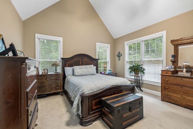 1003 Goldfinch Ct, Kingston Springs, TN 37082