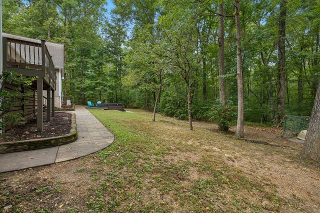 1003 Goldfinch Ct, Kingston Springs, TN 37082