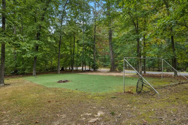 1003 Goldfinch Ct, Kingston Springs, TN 37082